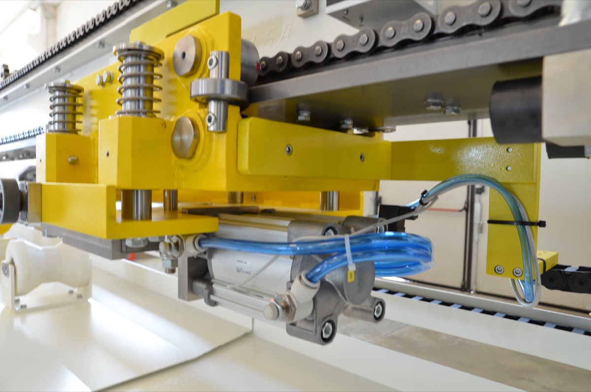 Rigid mandrel extraction line
