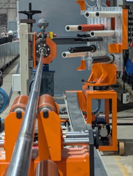 Rotating mandrel lathe — view 4