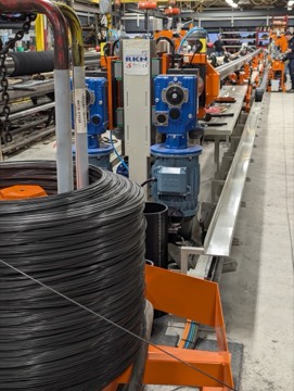 Rotating mandrel lathe — view 3