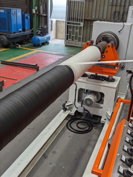 Large bore lathe for oilfield hoses — view 4